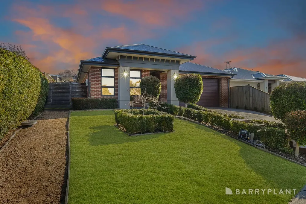 Warragul 4房  Modern Comfort and Parkside Living in Waterford Rise