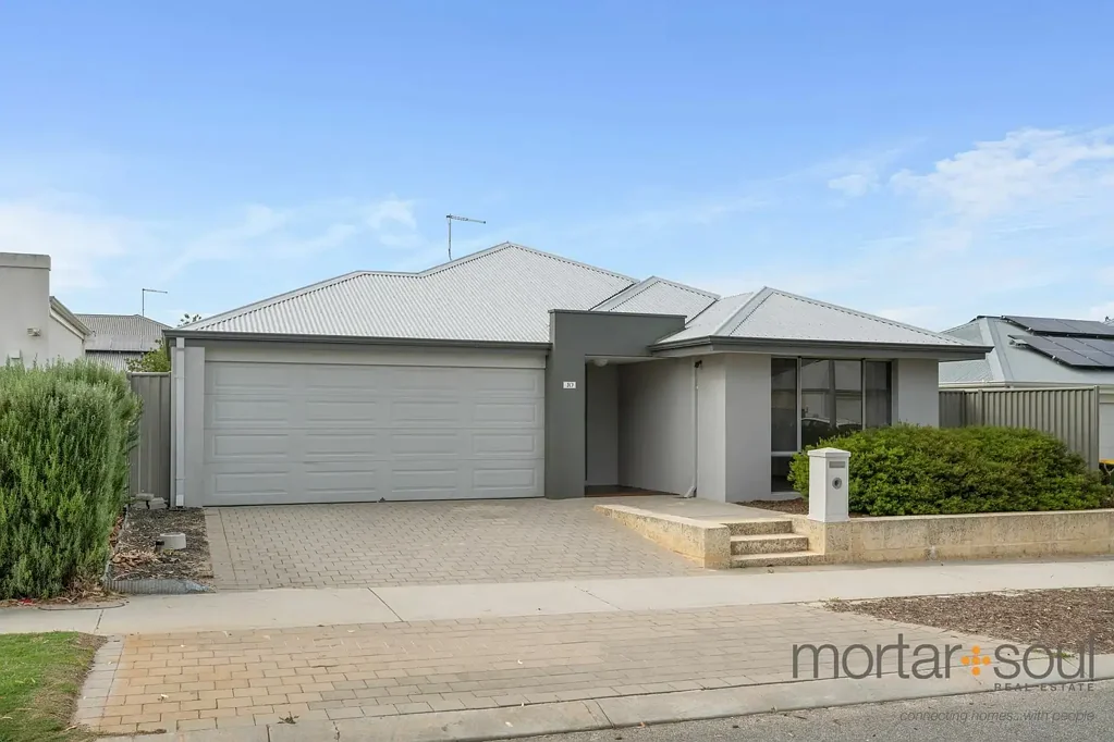 10 Vermilion St, Eglinton, WA 6034
