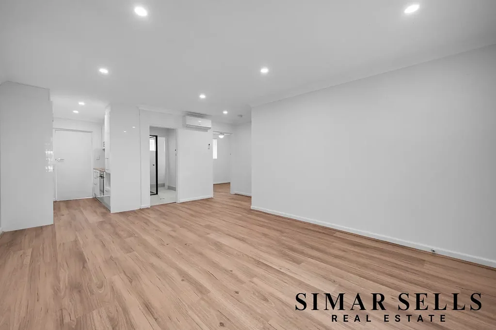 Morley 2Zimmer Fully Renovated 2x1 Duplex with Big Backyard & Bonus Second Shower and Toilet!