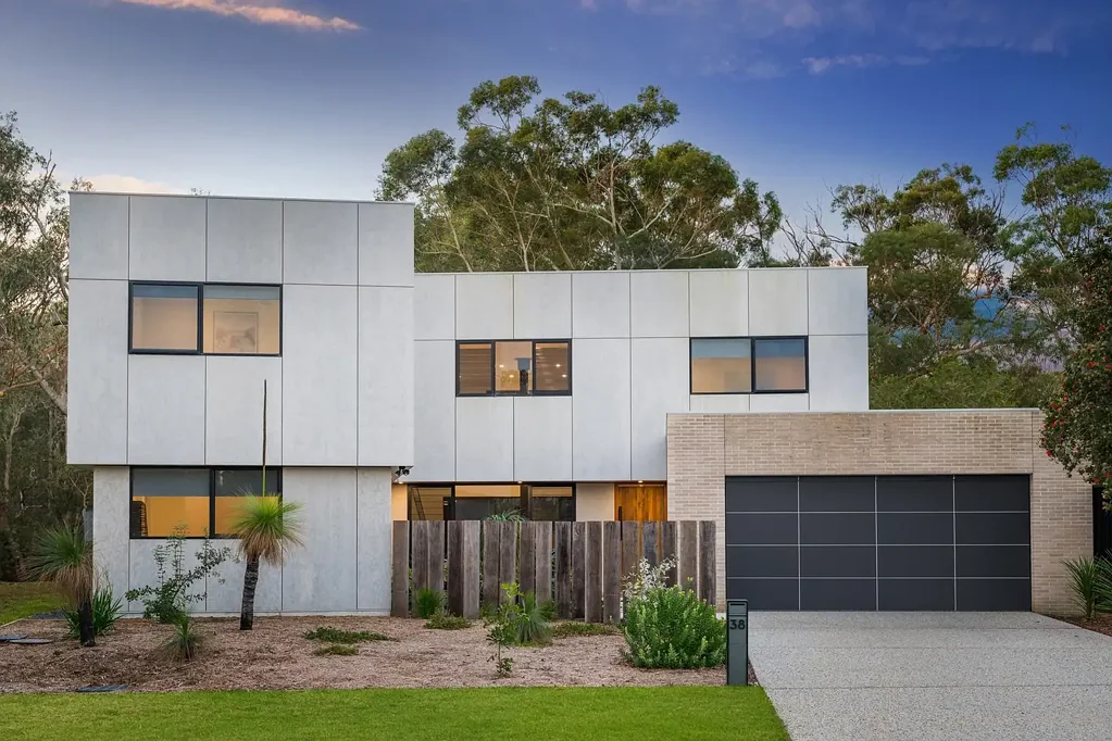 38 Evans Street, Lake Cathie, NSW 2445
