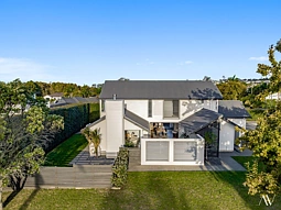 39 English Oak Drive, Schnapper Rock