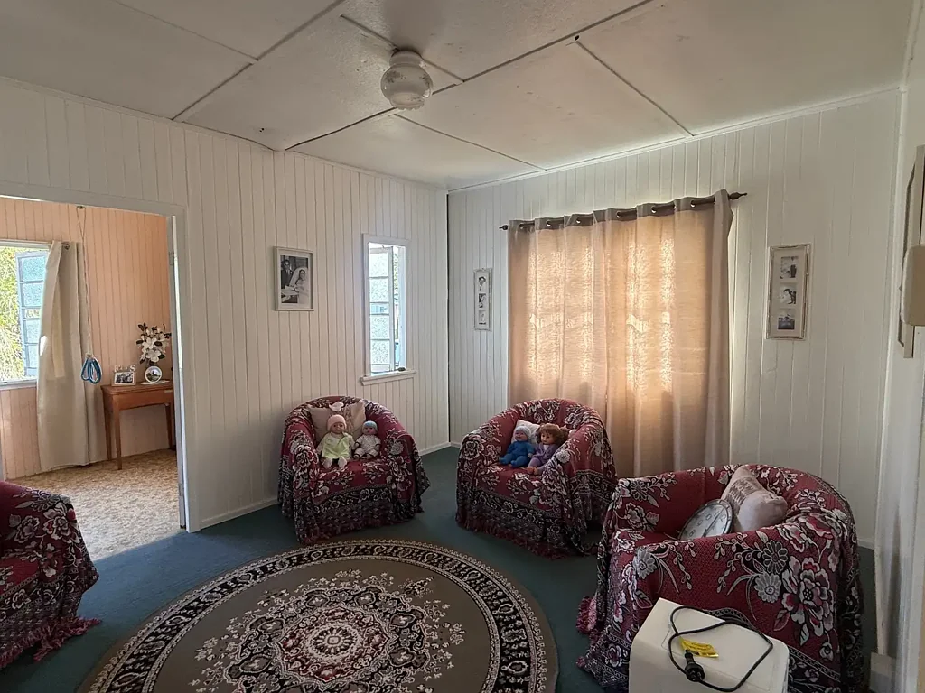 Park Avenue 2ਬੈੱਡਰੂਮ 98 Haynes Street, Park Avenue - Renovator’s Delight on a Prime 807m² Corner Block – Endless Potential!