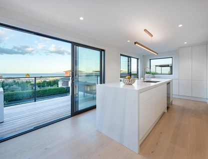 67B Castor Bay Road, Castor Bay, North Shore City, 4房, 2浴, 独立屋