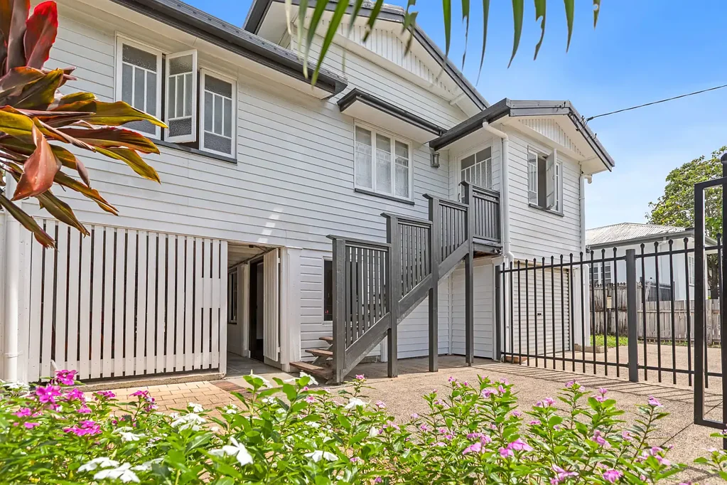 Westcourt 2Phòng ngủ Superbly presented Queenslander in prime location close to the City and Esplanade !!