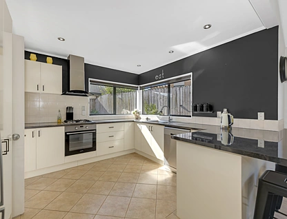 2/4 Dromora Close, Dannemora, Manukau City, 3 Schlafzimmer, 2 Badezimmer, House