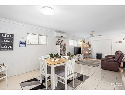 1 & 2/304 Halford Street, Frenchville, Fitzroy, 5 rūma, 2 rūma horoi, Apartment