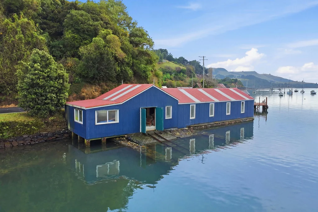 Careys Bay 1房  One of Otago Harbour's Most Iconic Boatsheds