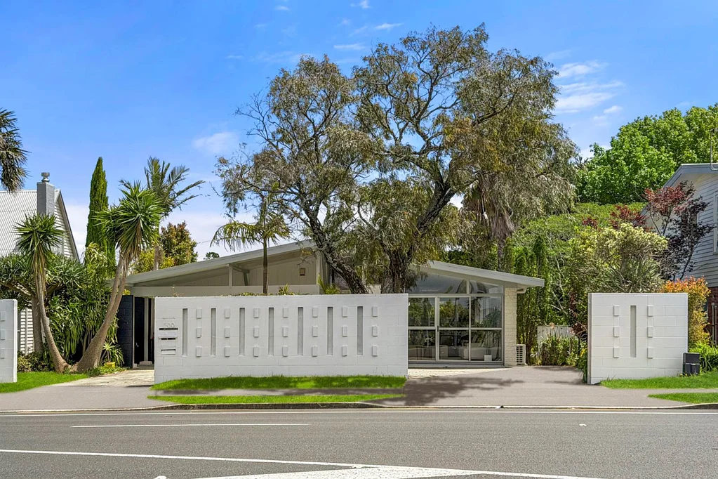 500 East Coast Road, Windsor Park, North Shore City, Auckland