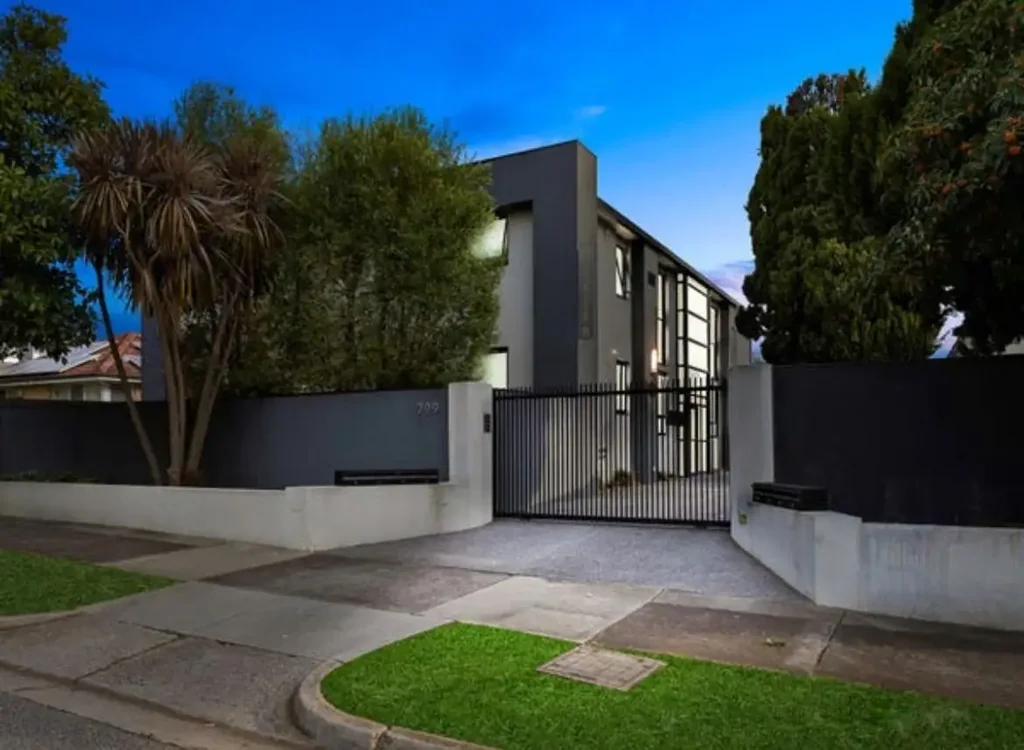 Springvale 2બેડરૂમ Renovated, Stylish, Outdoor Courtyard with Private Parking