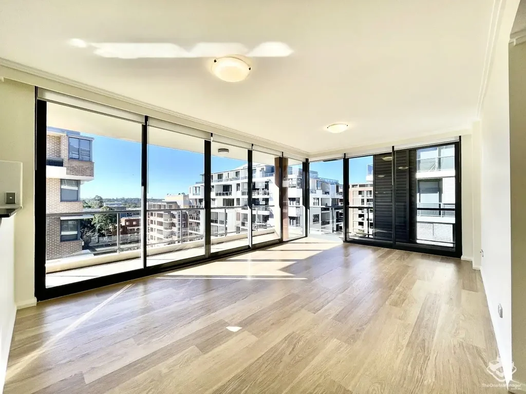 Light filled spacious apartment with floorboards
