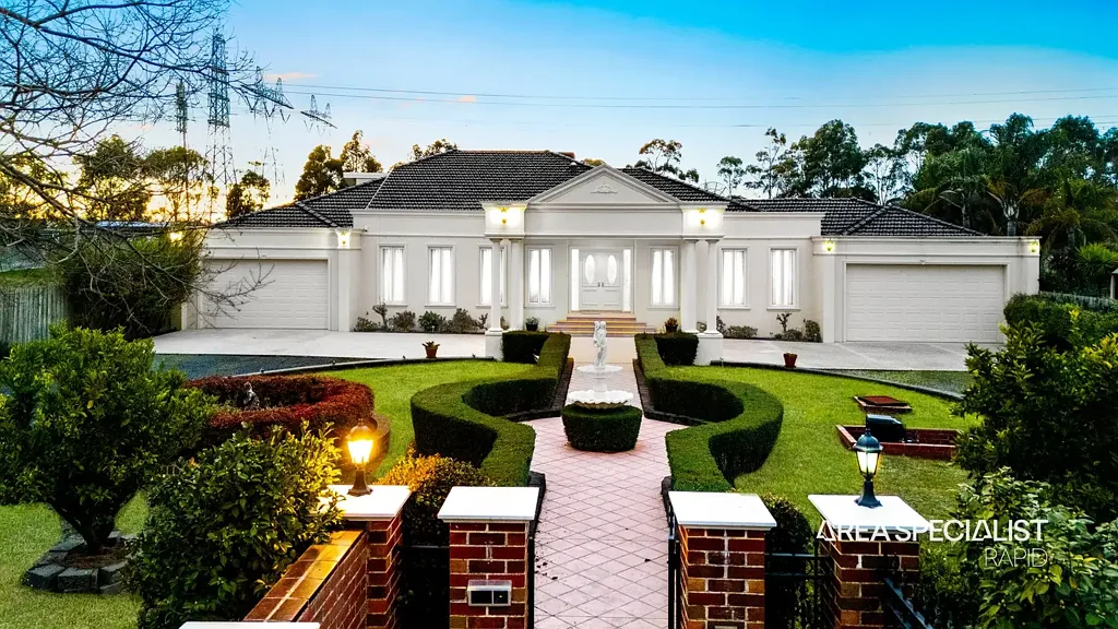 8 The Grove, Hampton Park, VIC 3976