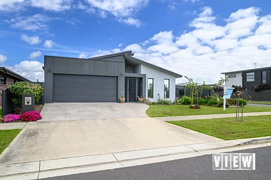 Latrobe 3Kwarto Comfortable, Contemporary Living with Room for the Whole Family