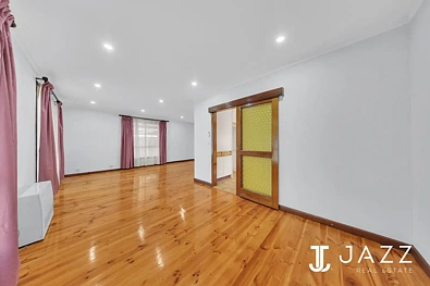 18 Central Avenue, Altona Meadows, VIC 3028, 4 phòng ngủ, 2 phòng tắm, House