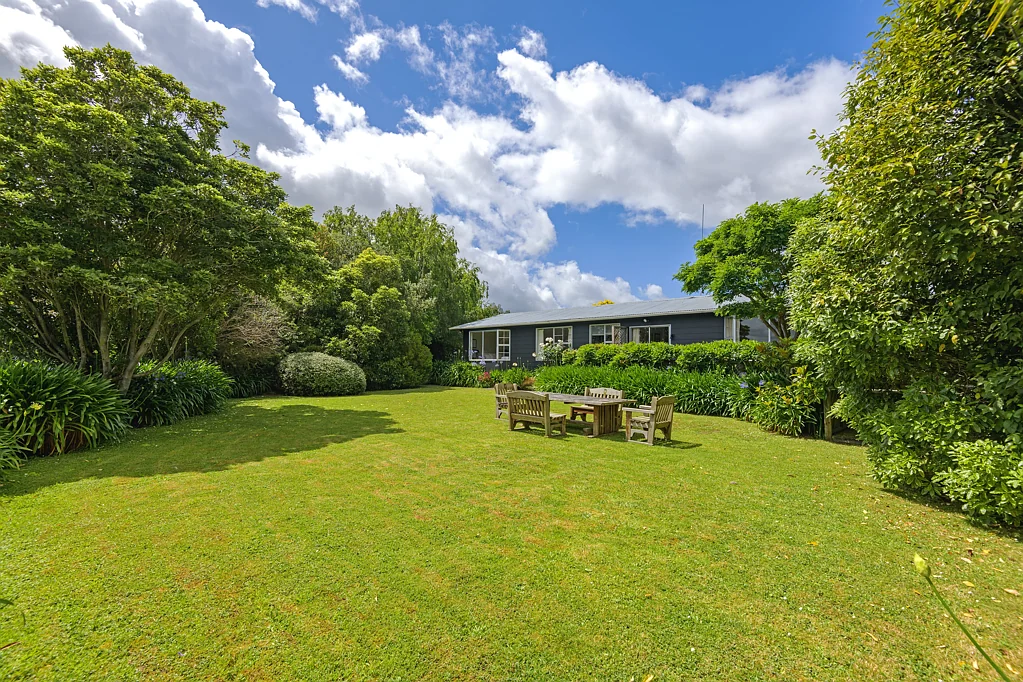 Bunnythorpe 4Phòng ngủ Equestrian Lifestyle Property