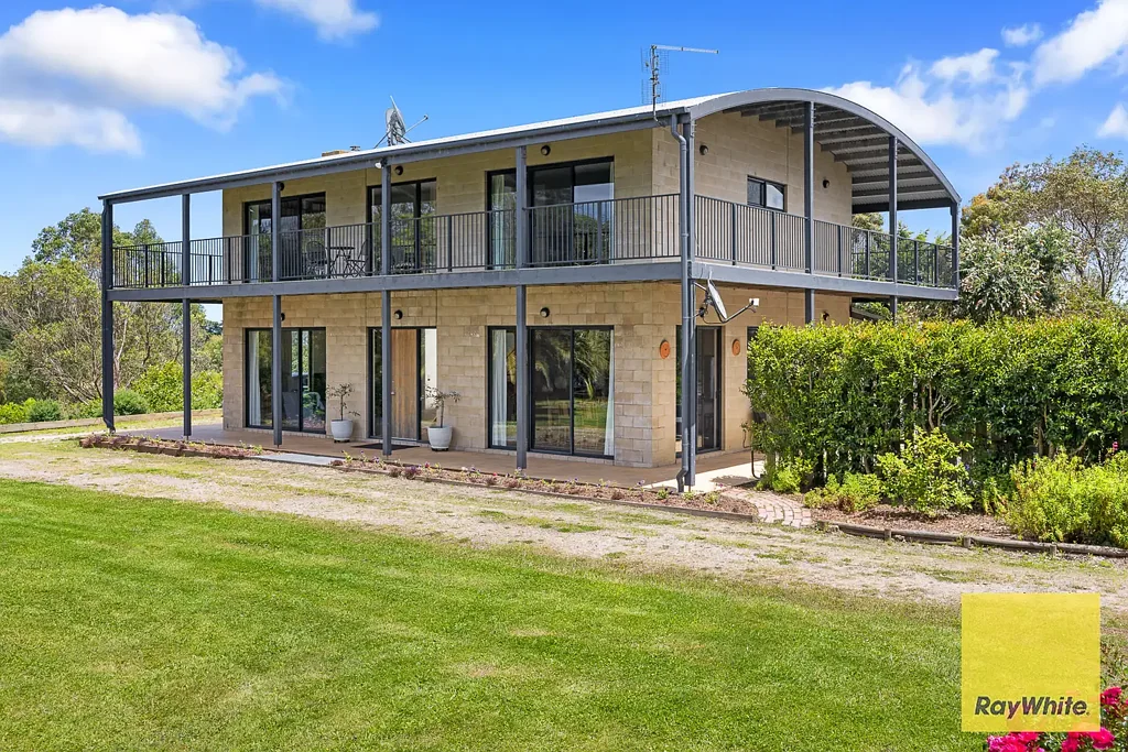 Foster 2 Slaapkamer Acreage and Architectural Style on OGradys Ridge