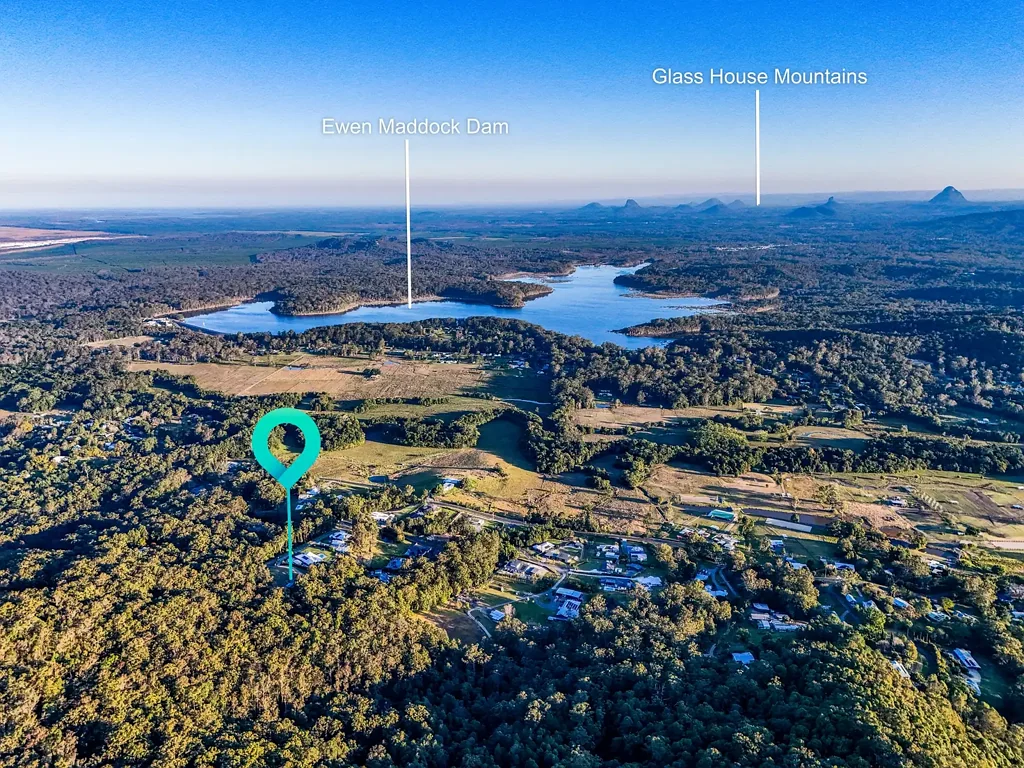 Glenview Private Acreage Escape in Glenview with Amazing Views + DREAM SHED