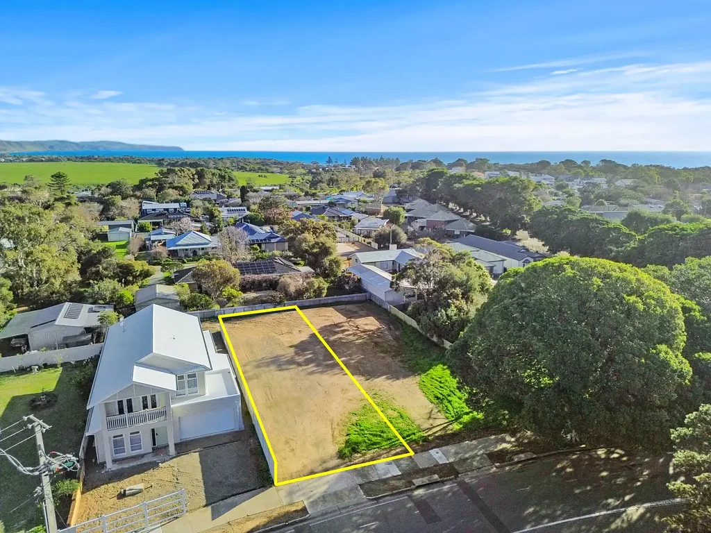 Normanville Land allotment just 50m to Normanville town centre