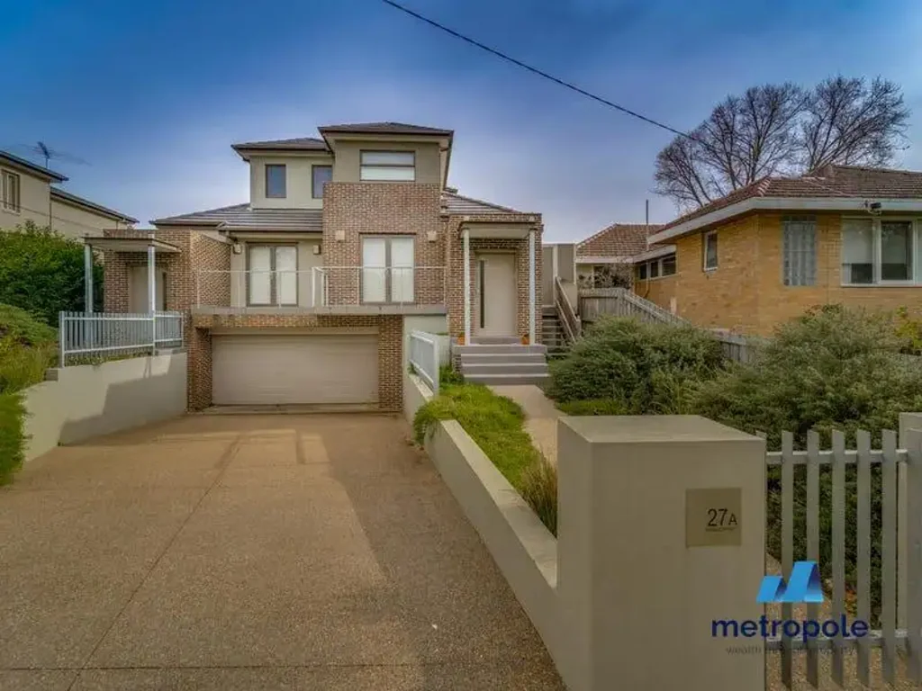 BEAUTIFUL THREE BEDROOM FAMILY HOME