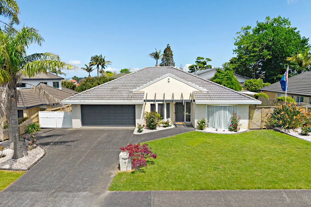 5 Stewart Gibson Place, Manurewa, Manukau City, Auckland