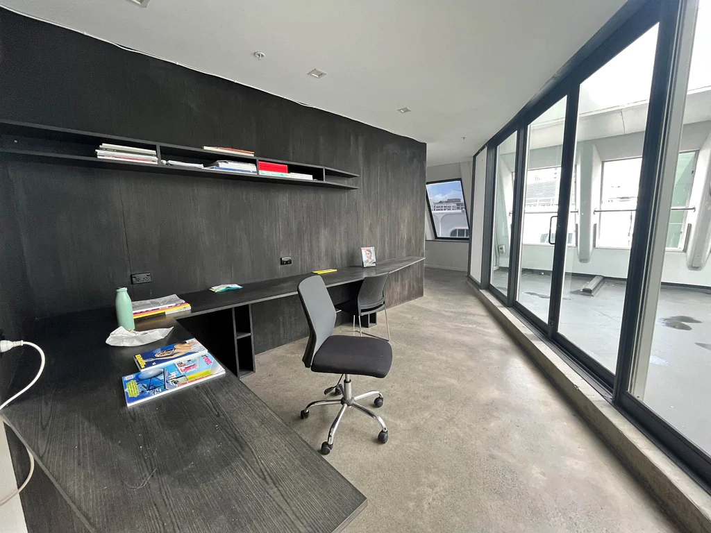 Auckland Central TOP FLOOR OFFICE WITH STUNNING TERRACE BALCONY