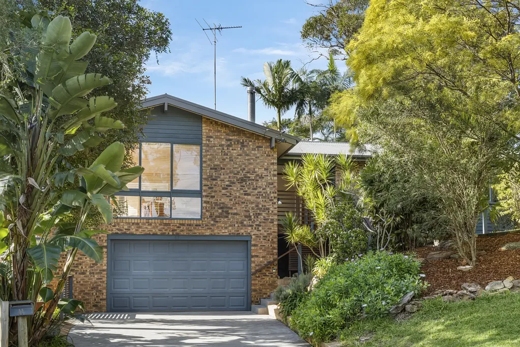 Mona Vale 4房 宁静的家庭港湾，坐拥北向区域美景 Tranquil family sanctuary with northerly district vistas