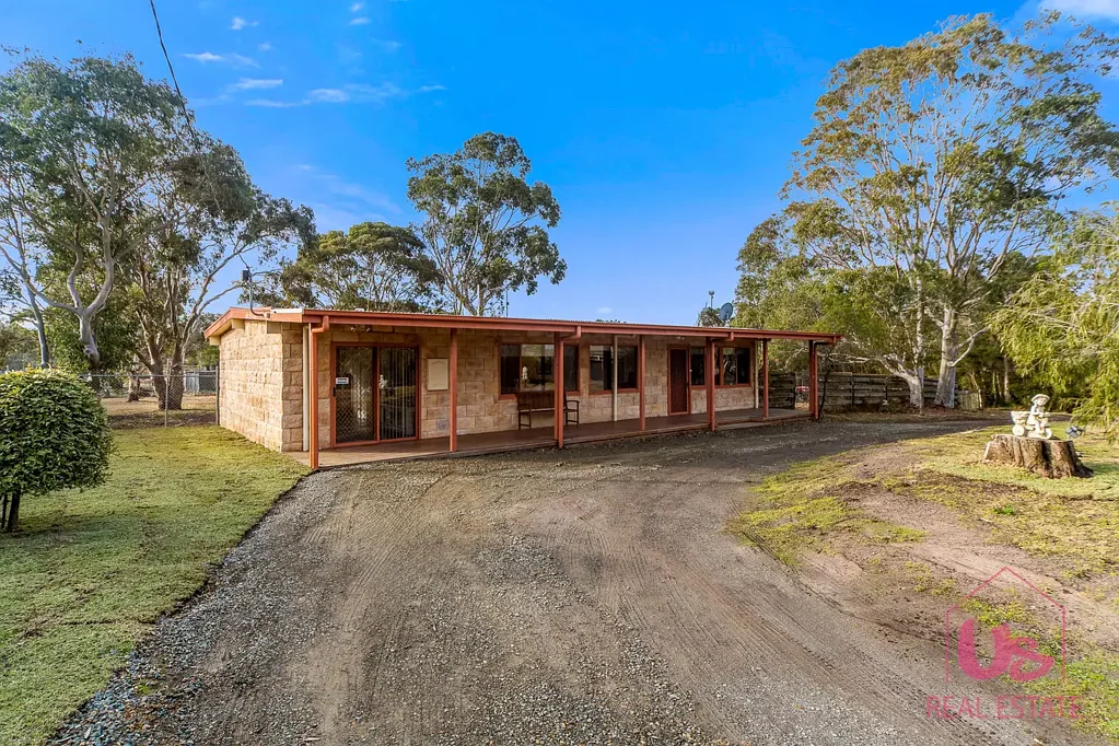 Devon Meadows 3ਬੈੱਡਰੂਮ Rare 2.5 Acre Lifestyle Opportunity