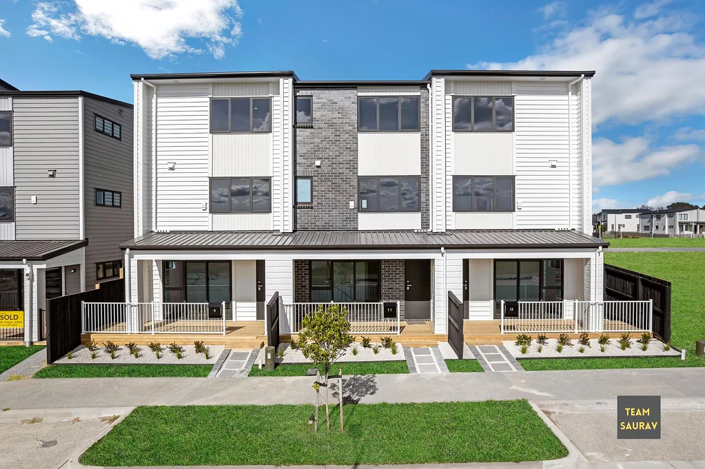 Karaka 4બેડરૂમ Modern Karaka Living + Rental Potential