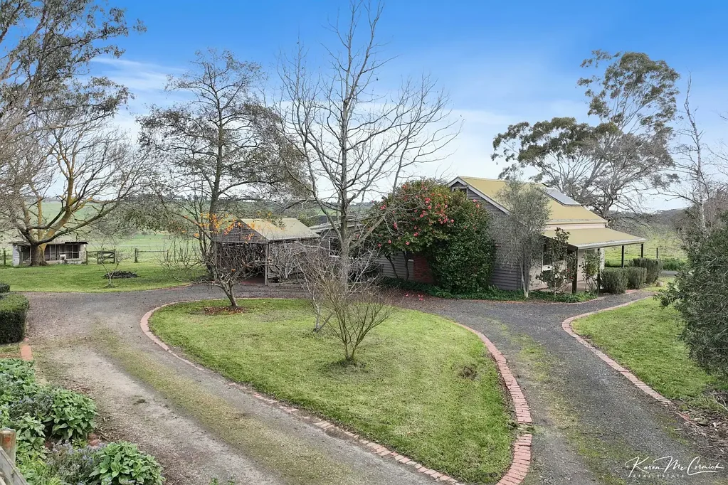 Drouin 4房  FARMLET ON 2.69 ACRES WITH SHEDDING DROUIN