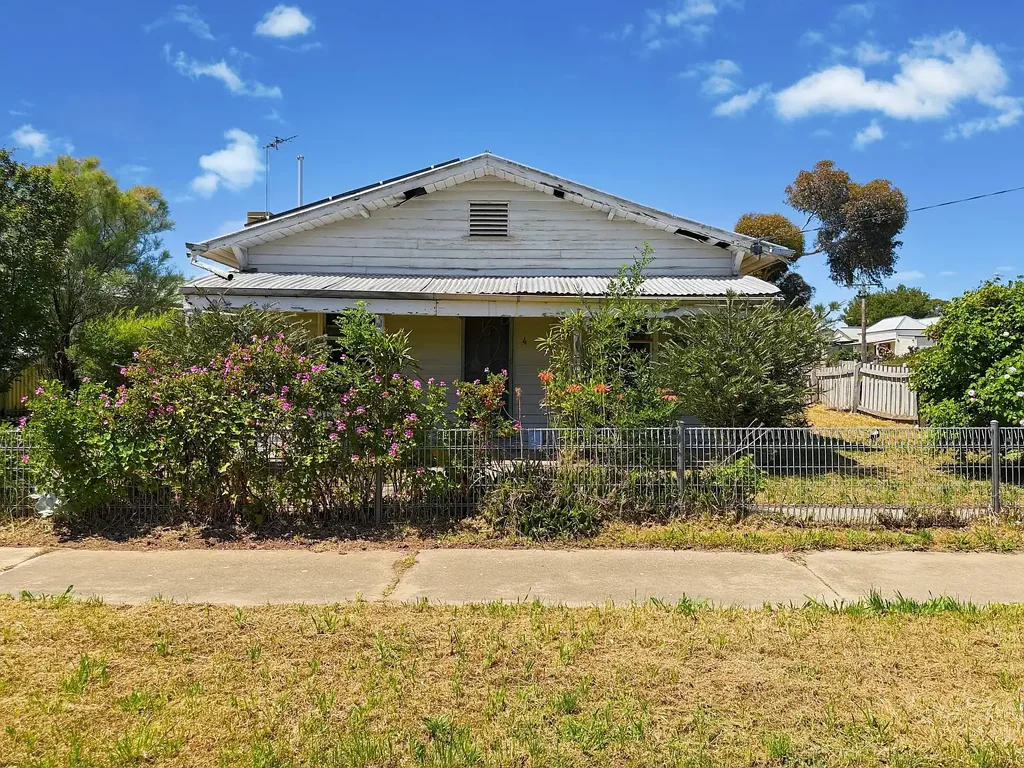 Maryborough 3房  MARYBOROUGH CORNER BLOCK RENOVATOR NEAR THE CBD