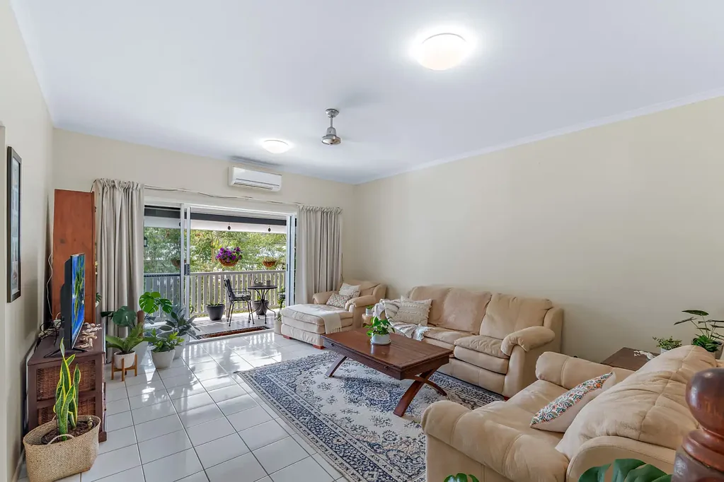 Cannonvale 2कमरा Leafy Outlooks, Breezy Living & a Location You'll Love
