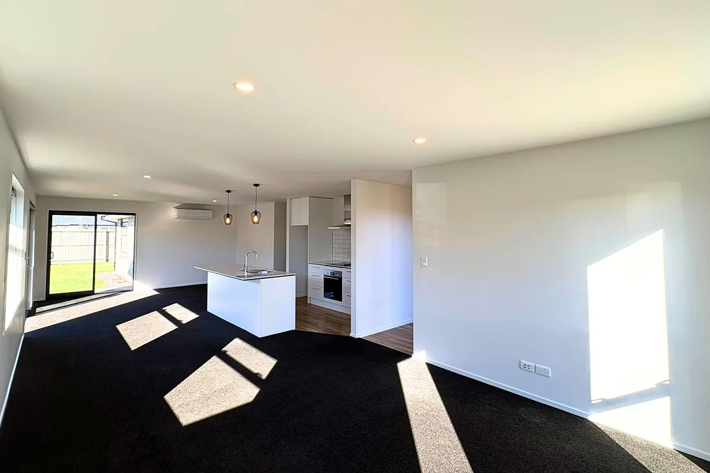 Lincoln 4房  Now vacant – must be sold