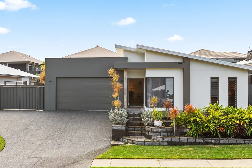 Woolgoolga 4chambre Fresh, Modern and Spacious!
