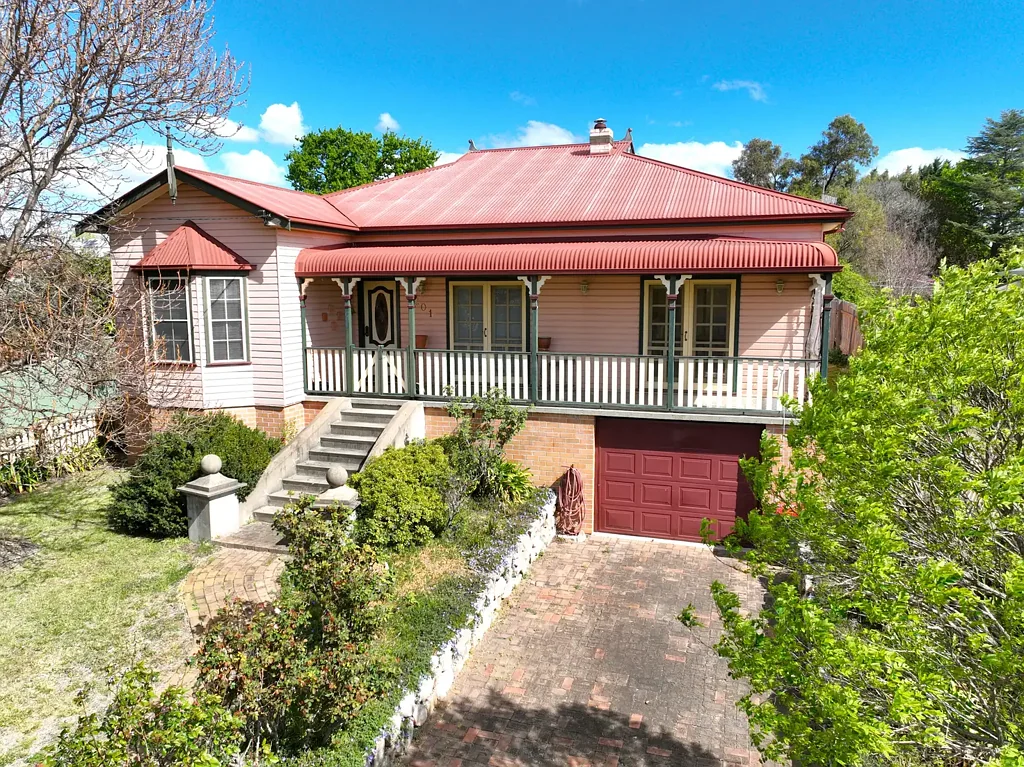 Glen Innes 3침실 A Character Home in a Proud Position