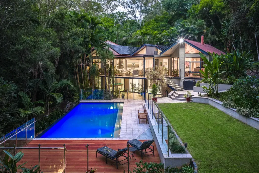 Kenmore 6房  肯莫尔心脏地带的一处私人雨林庄园  A Private Rainforest Estate in the Heart of Kenmore