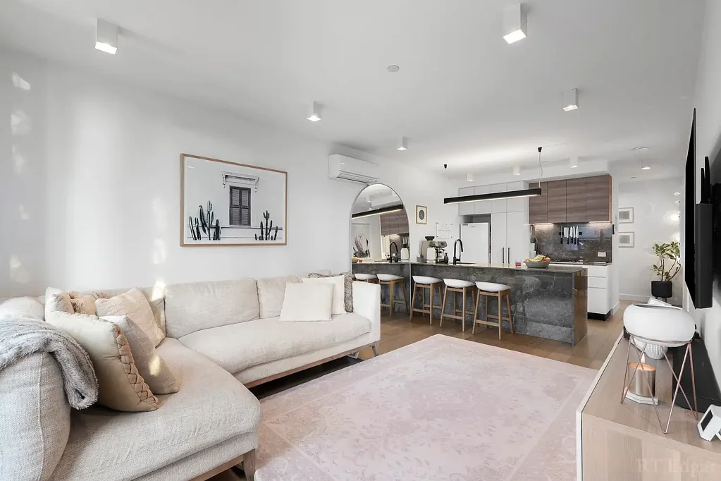 Hawthorn East 2ਬੈੱਡਰੂਮ An Indoor-Outdoor Sanctuary with Style and Sun