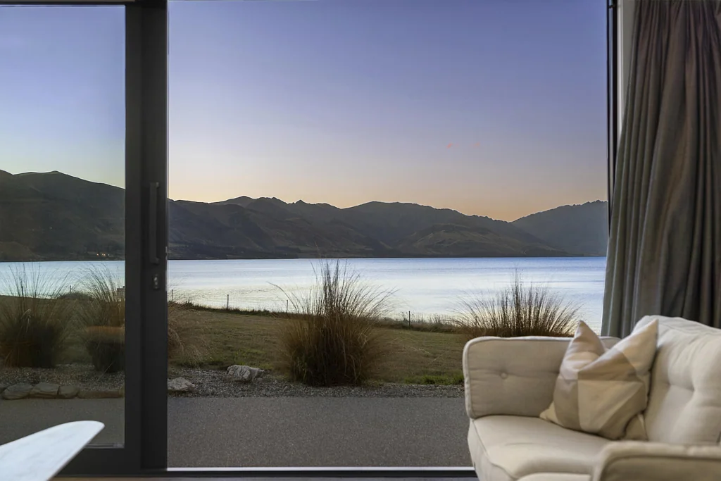 Lake Hawea 5房  Nothing Between You and the Lake