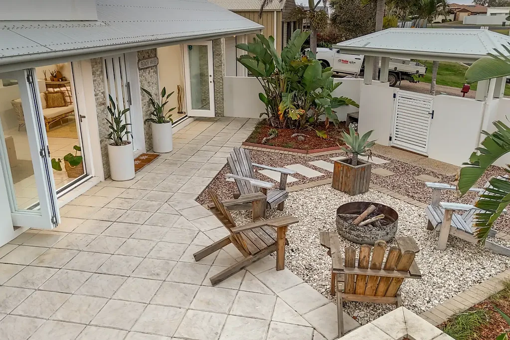 Bargara 4房  Elevated Coastal Living with Ocean Views