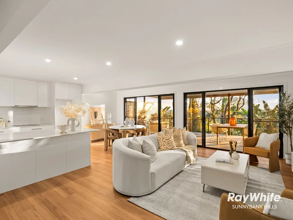 St Lucia 4Moenga Spacious Family Haven with Dual Living & Luxe Renovations