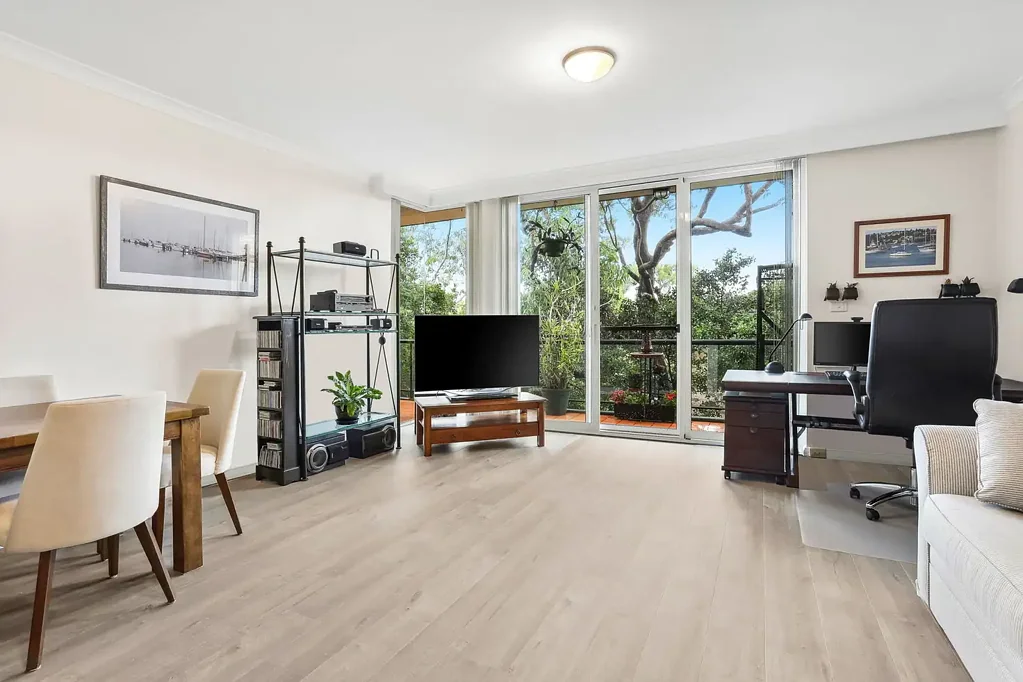 Fully Furnished Two Bedroom Apartment Minutes From The Ocean (Available From 8th of May to the 28th of October)
