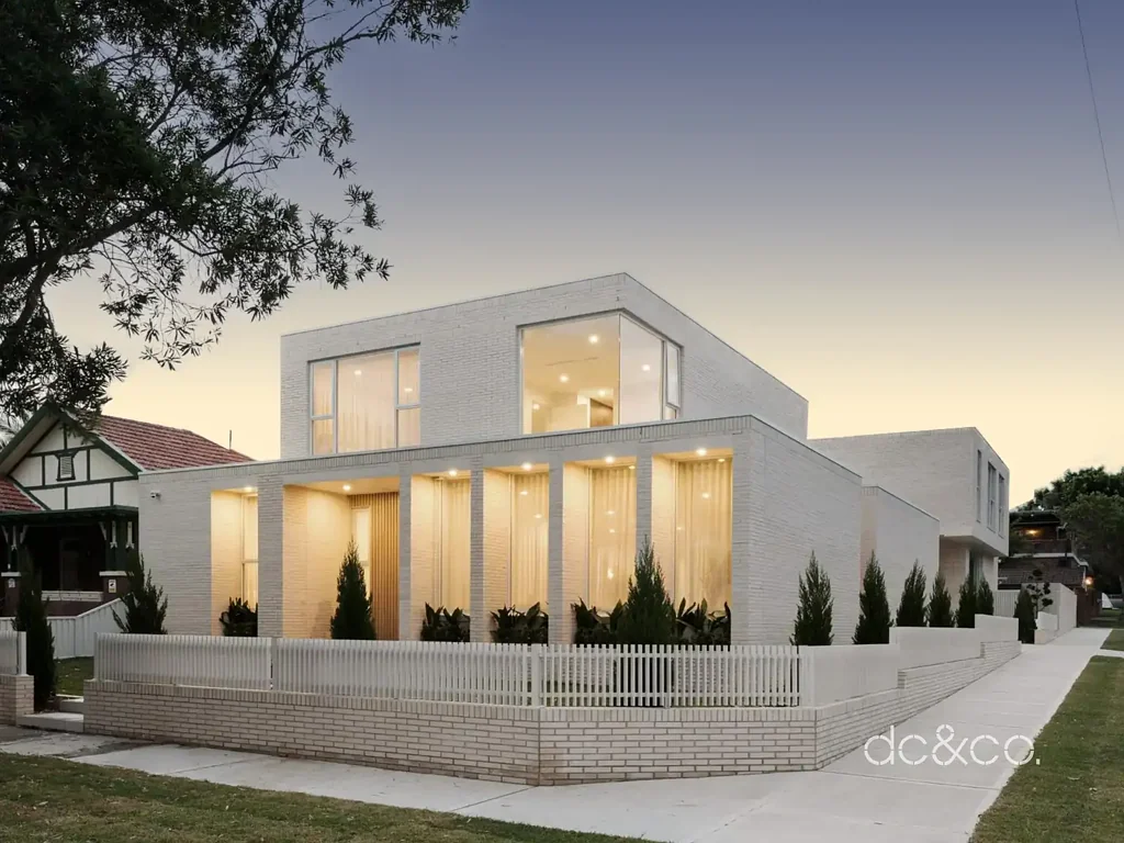 Five Dock 4Phòng ngủ Contemporary luxury entertainer in an Elite Bayside Pocket