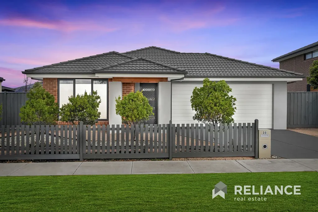 8 Bridgefield Parkway, Rockbank, VIC 3335
