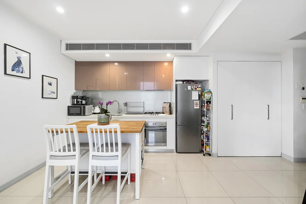 FOR RENT | Stylish 1-Bedroom Apartment + Study in the Heart of Ryde