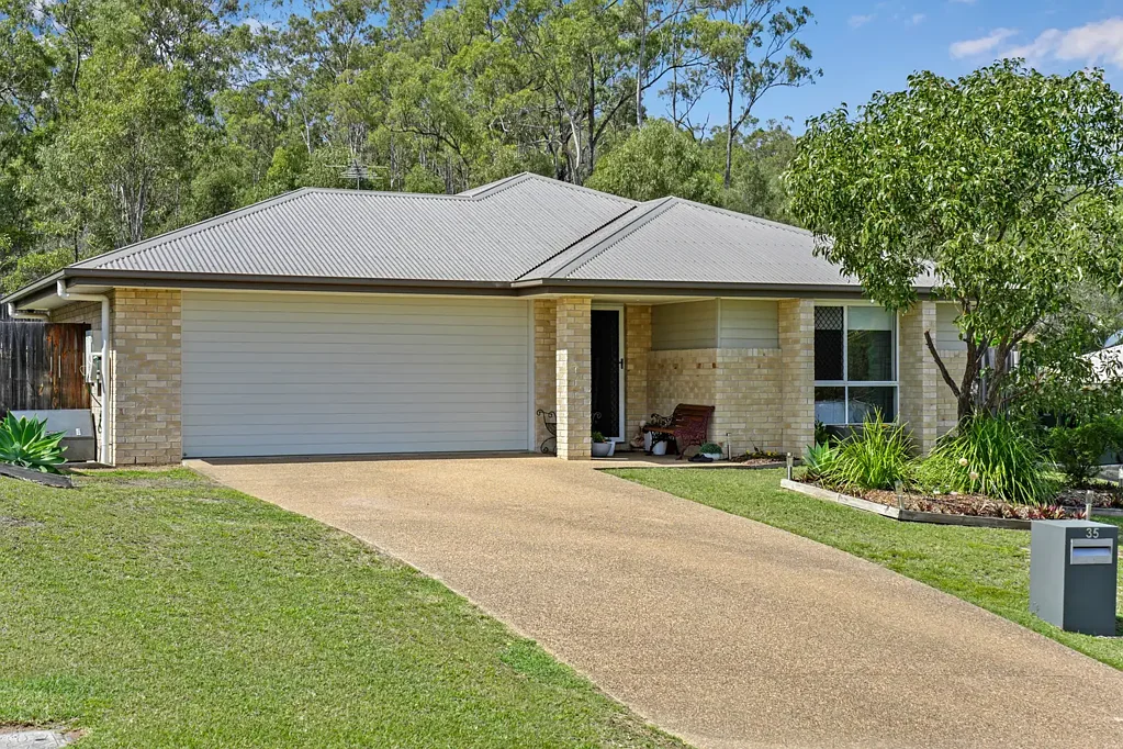 LITTLE CREEK LIVING … MODERN EXECUTIVE RESIDENCE