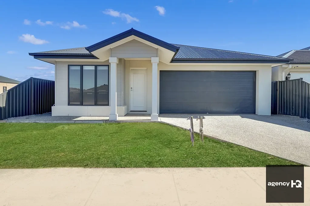 Newly Built Family Comfort in a Prime Tarneit Location!