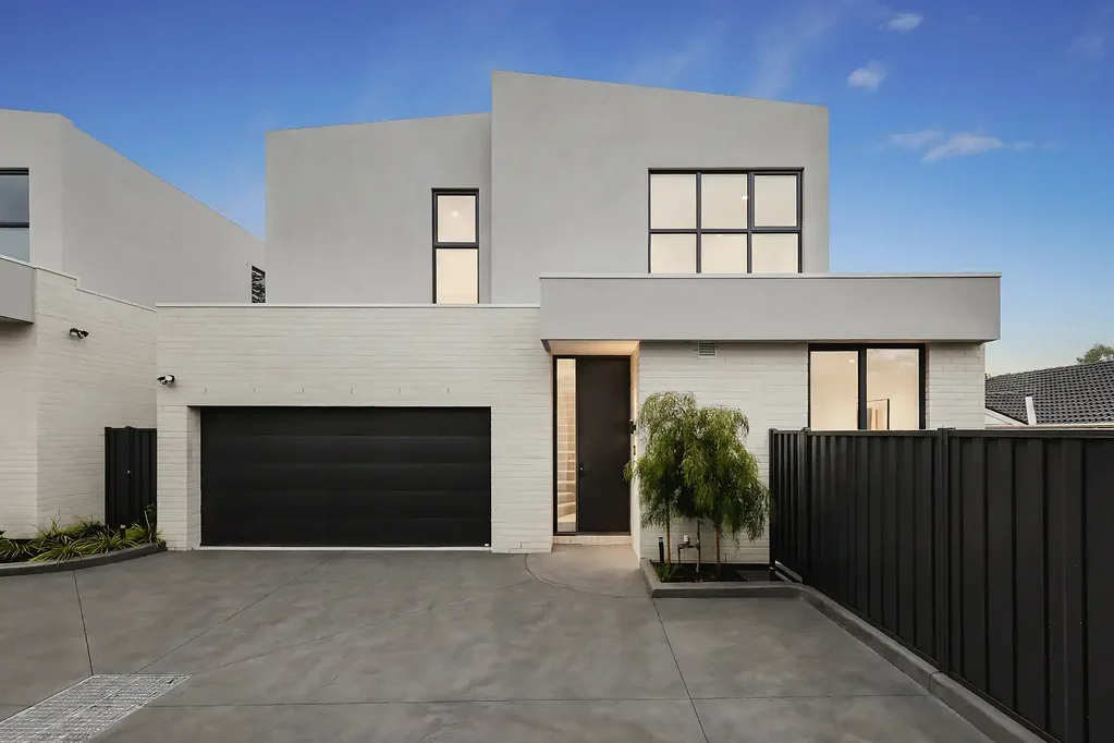 Mont Albert North 4 Slaapkamer Designer beauty with brand new finesse