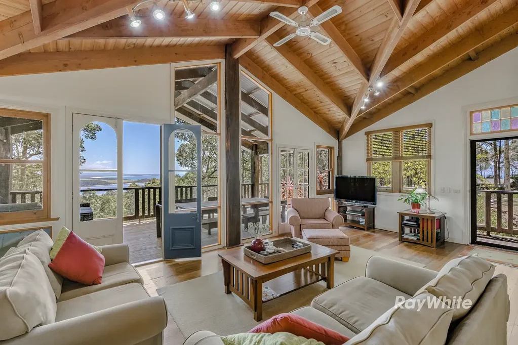 Moruya Heads 4 Bedroom Once in a Lifetime Executive Residence...