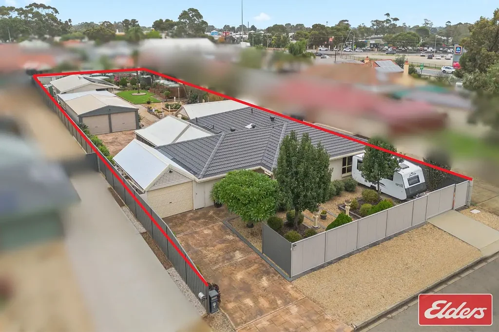Evanston Park 6房  Rare Dual Living Opportunity on a Huge 1,476sqm Allotment
