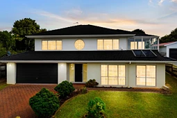 9 Highgate Place, Somerville