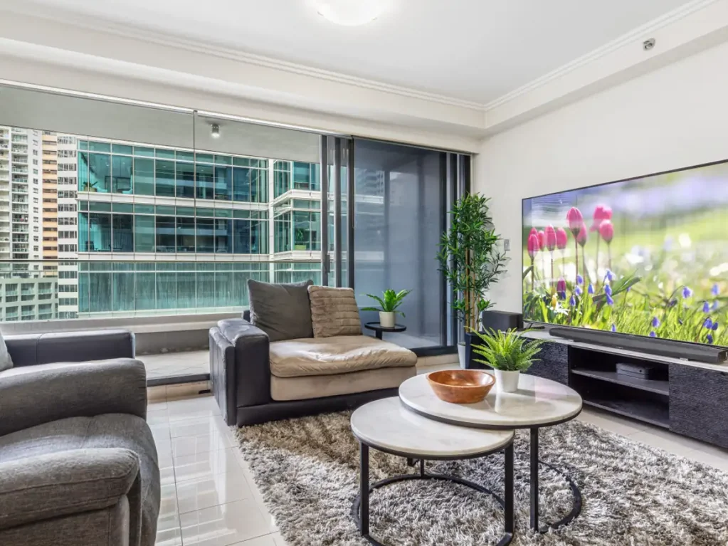 Sydney Luxury & Convenience City Living in "World Tower"