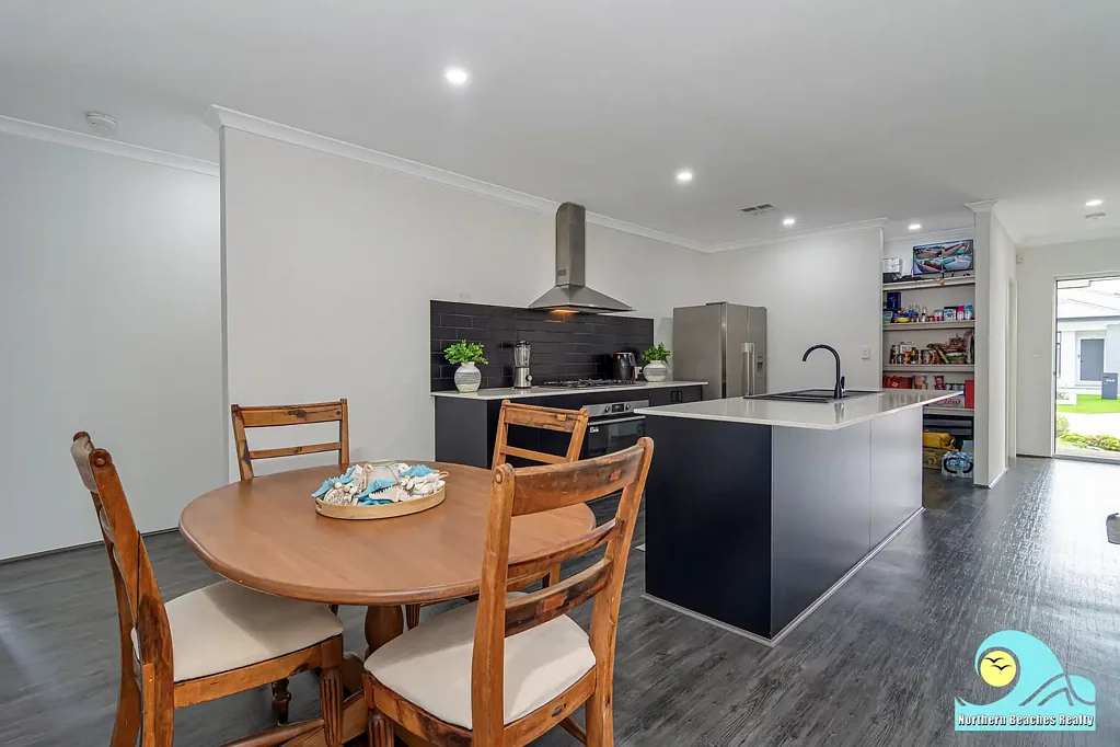 Alkimos 4ห้องนอน CONTEMPORARY FAMILY LIVING ON A LOW-MAINTENANCE CORNER BLOCK